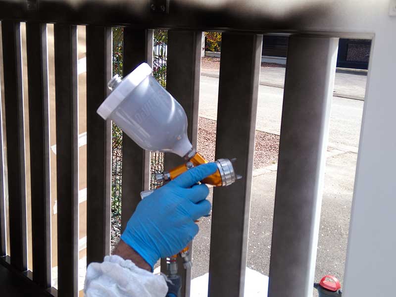 Application de peinture au pistolet Application de peinture au pistolet